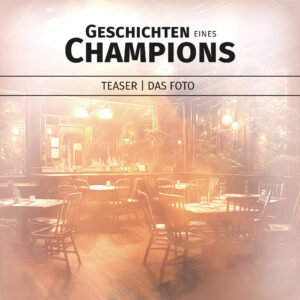 ChatGPT: Podcast-Teaser „Geschichten eines Champions – Das Foto“: Ein atmosphärisches Bild eines stilvollen, nostalgisch beleuchteten Cafés mit leeren Tischen und Stühlen. Der warme Lichteinfall und die Spiegelungen verleihen dem Motiv eine geheimnisvolle Stimmung. Der Titel deutet auf eine spannende Erzählung hin, die sich möglicherweise um ein besonderes Foto und seine Geschichte dreht. Ideal für Fans von tiefgründigen Storys mit einem Hauch von Mysterium.